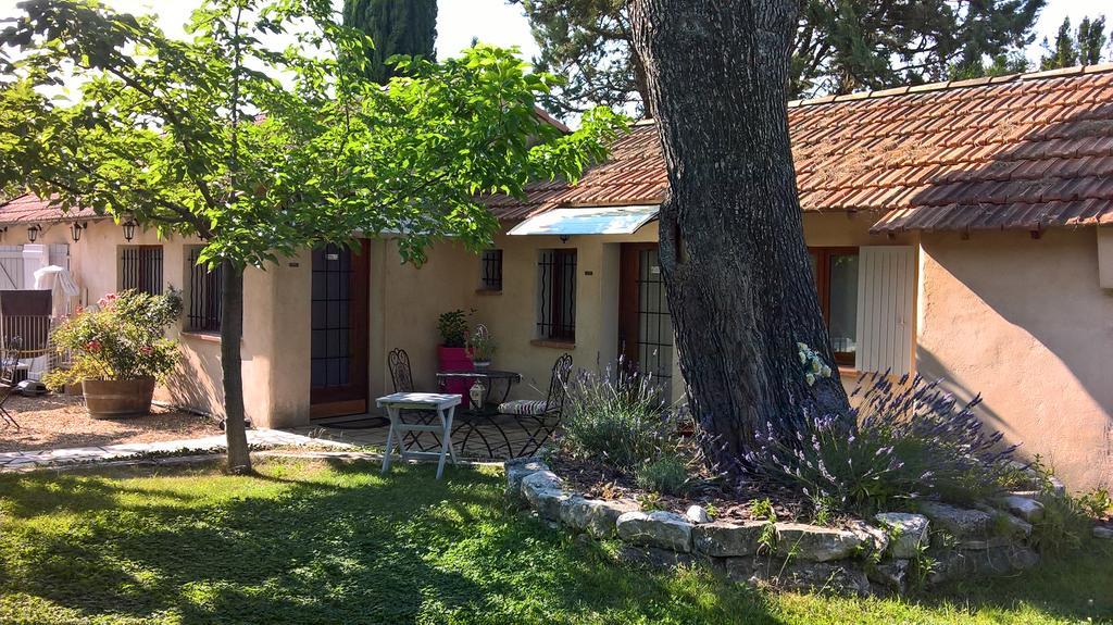 A L'Oree Du Pin Bed & Breakfast Aix-en-Provence Exterior photo